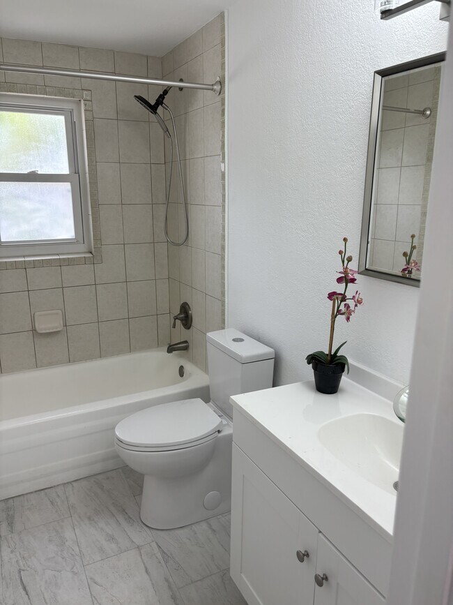 11241 Temple Ct, Seminole, FL 33772 - photo 6