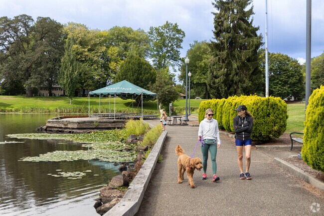 Lake Sacajawea is the corwn jewel of Longivew and is just south of Northlake-Corman.