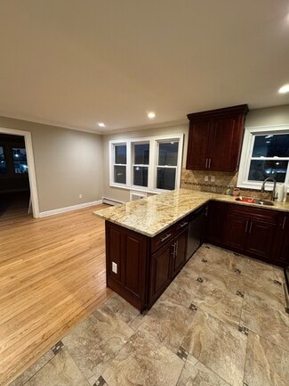 7 Cammerer Ave Unit 2, East Rockaway, NY 11518