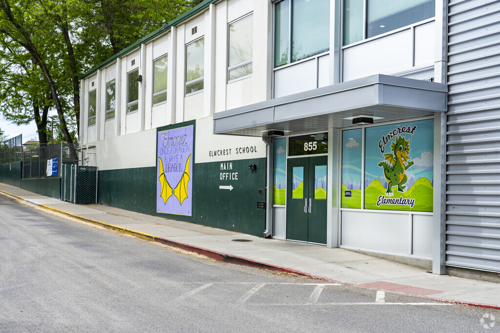 Elmcrest Elementary is a colorfully decorated public school located in West University.