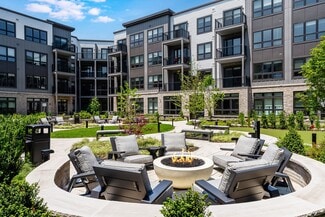 17-00 Pollitt Dr, Fair Lawn, NJ 07410