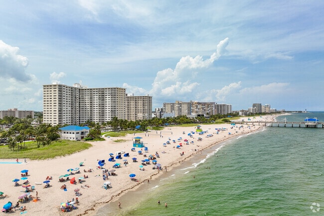 Pompano Beach offers a relaxed and sunny atmosphere for the residents of Pompano Shores.