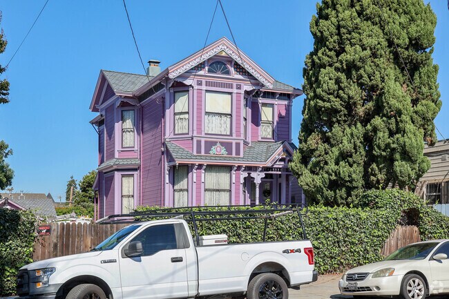 Victorian homes are available in Oak Tree.