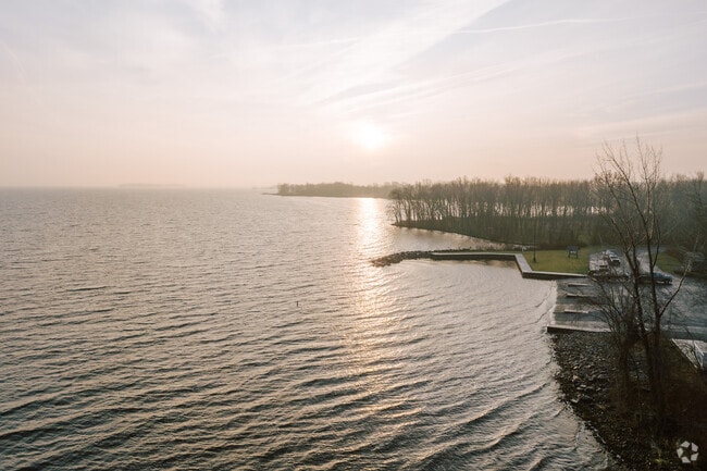Oneida Shores County Park is one of the best ways to see the sunrise in Cicero.