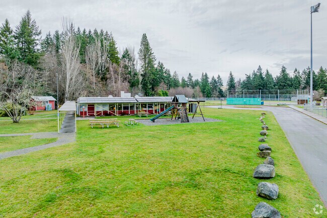 Harbor School on Vashon island is an independent school teaching kindergarten through eighth.