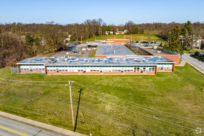 Evergreen Elementary School is dedicated to providing its students with a bright future.