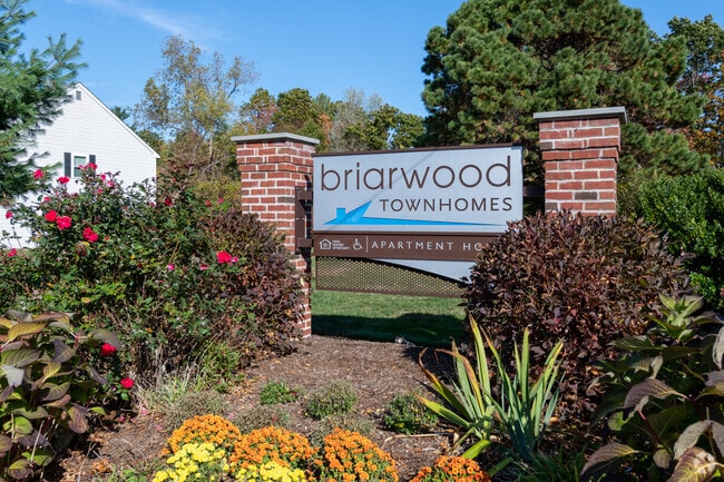 Briarwood, Attleboro, MA 02703 - photo 2