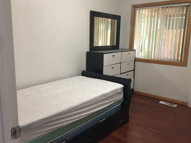 3601 SE 74th Ave, Portland, OR 97206 - photo 6