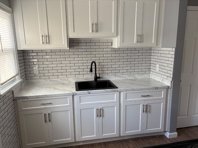 136 Kenview Ave unit Left, Buffalo, NY 14217 - photo 4