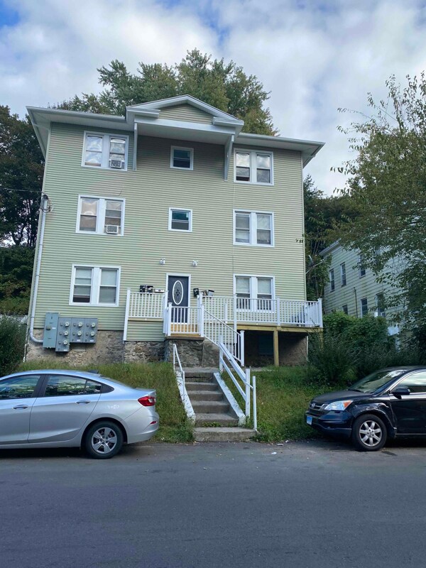 14 N Spring St, Ansonia, CT 06401