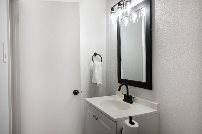 1630 E 12th St, Tempe, AZ 85281 - photo 4