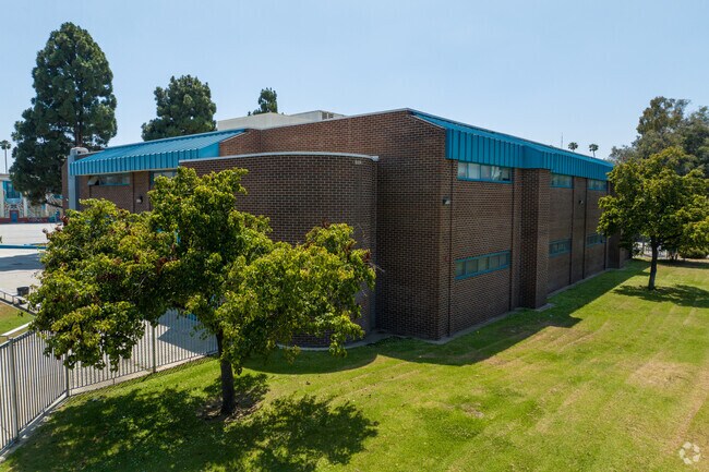 Johnnie Cochran, Jr., Middle School
Public Middle School
Mid City, Los Angeles CA