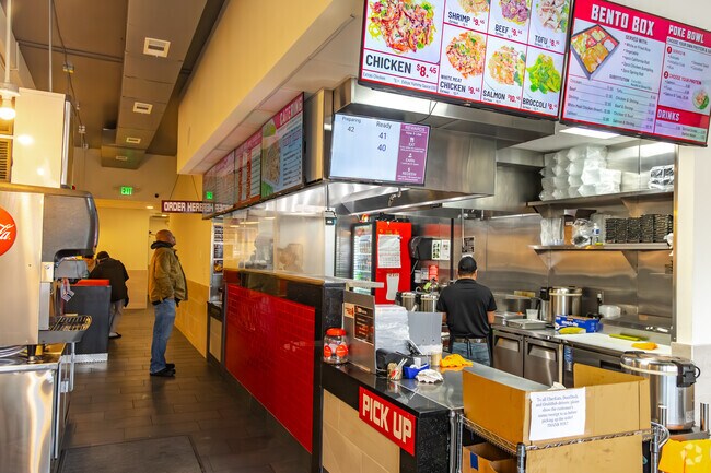 Silver Spring Park provides quick access to dining and shopping options.