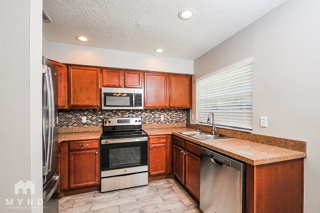 509 Bryan Valley Ct, Brandon, FL 33511 - photo 6