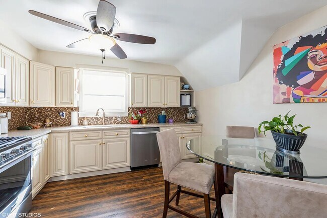 4925 Walsh Ave unit 2, East Chicago, IN 46312 - photo 5