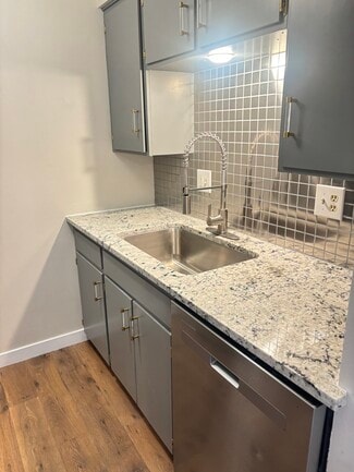 404-406 S 9th Ave, Yakima, WA 98902