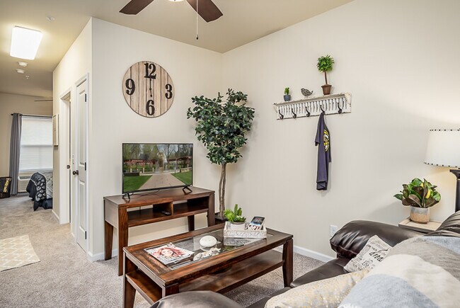 310 W 9th St unit 304, Cookeville, TN 38501 - photo 2