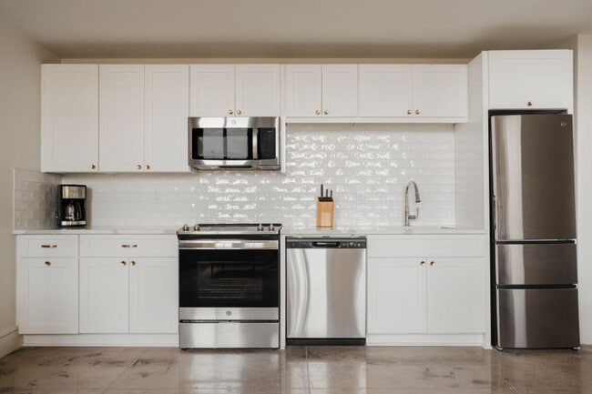 505 E Travis St unit ID1267136P, San Antonio, TX 78205 - photo 2