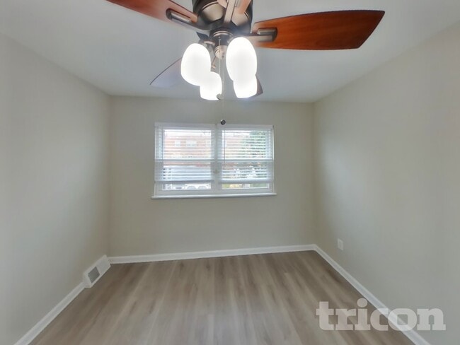 12628 Chilton Rd, Philadelphia, PA 19154 - photo 3