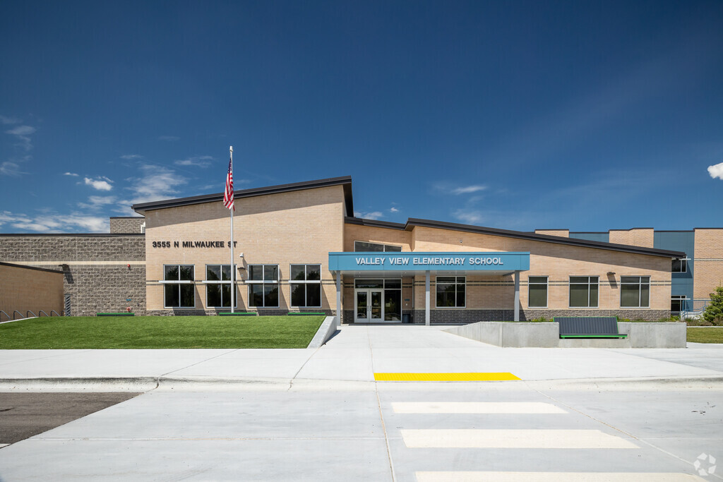 Valley View Elementary School crosswalk and entrance to the school.