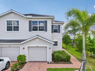 1910 Papaya Ln, Naples, FL 34120