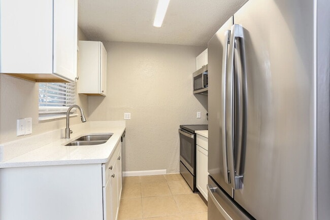 9505 Waynesboro Ave, Jacksonville, FL 32208 - photo 7