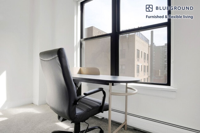 200 E Chestnut St unit FL16-ID623, Chicago, IL 60611 - photo 4