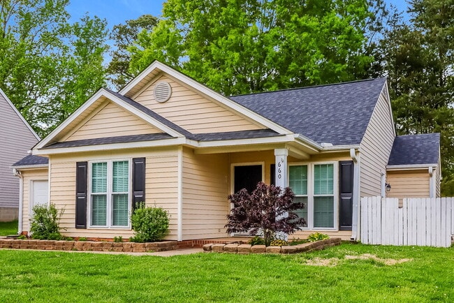 660 Rebecca Jane Dr, Mooresville, NC 28115 - photo 4