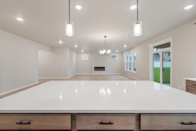 709 N Thrush Ct, Moses Lake, WA 98837 - photo 6