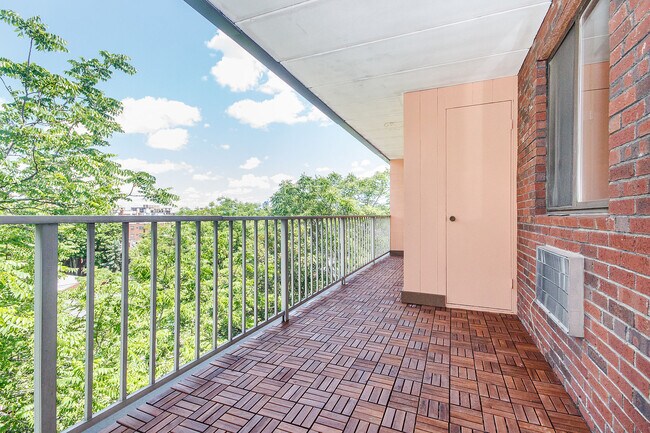 31 Harris St, Brookline, MA 02446 - photo 5