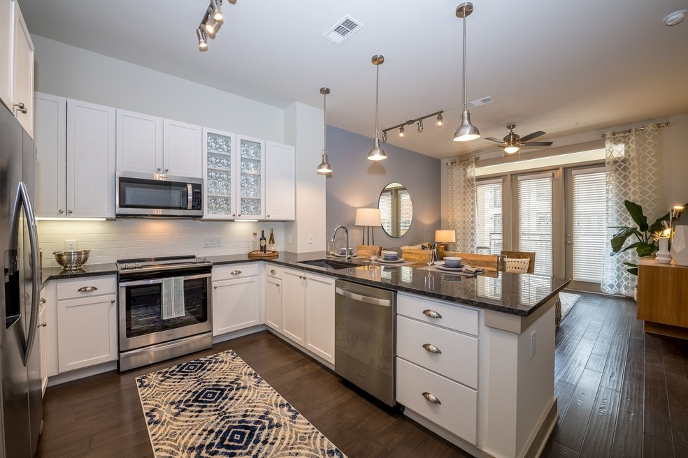 Gateway Chastain, Atlanta, GA 30342 - photo 1