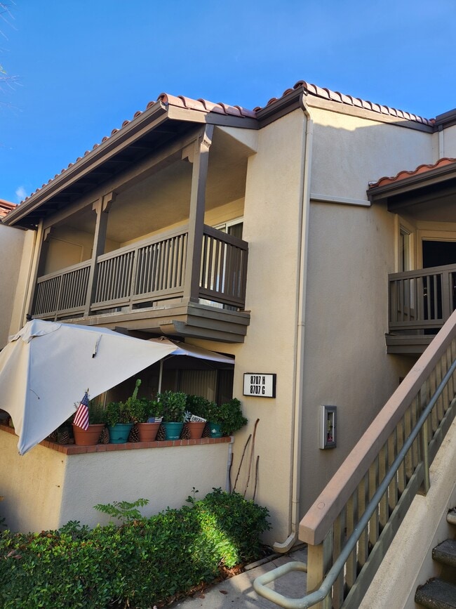 8707 E Indian Hills Rd unit H, Orange, CA 92869 - photo 2