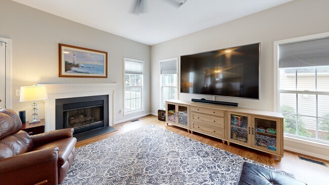 6419 Woodmont Rd, Jamestown, NC 27282 - photo 2