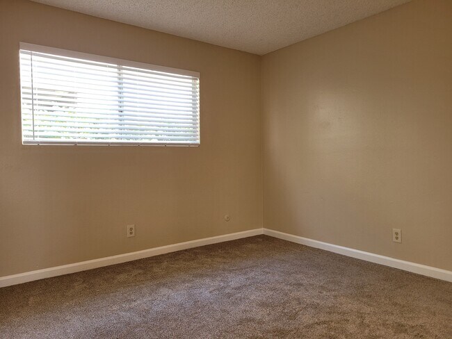 1301 Hemlock Ave unit 2, Imperial Beach, CA 91932 - photo 5
