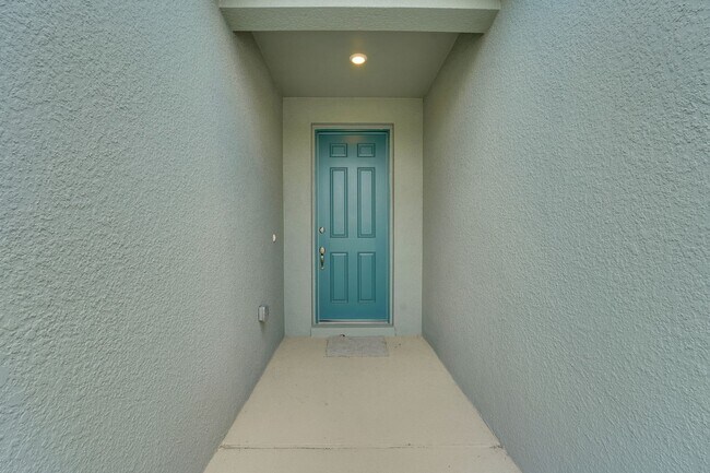 5031 Abigail Dr, Winter Haven, FL 33859 - photo 4