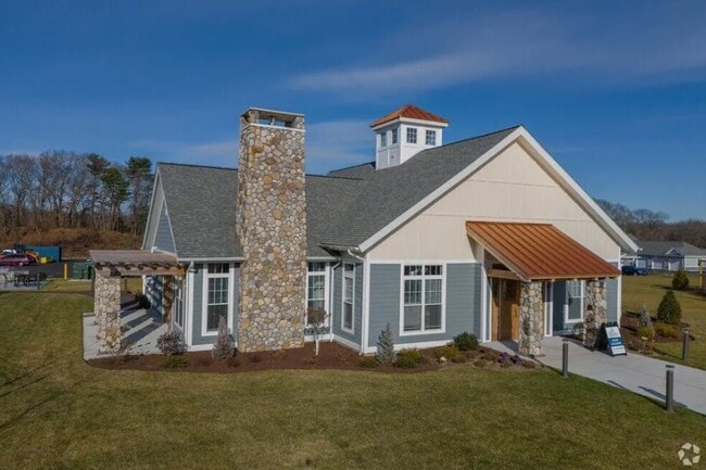 Orchard Overlook Apartments, Swanzey, NH 03446 - photo 7