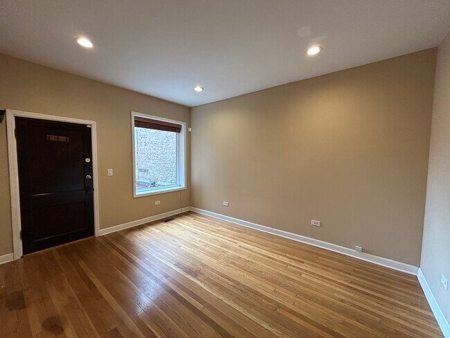 2733 N Campbell Ave unit 1R, Chicago, IL 60647 - photo 4