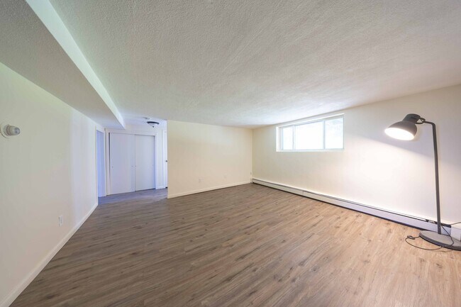 33 Westgate Rd unit 1, Boston College, MA 02467 - photo 3