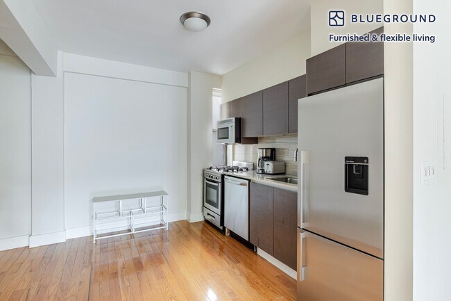 108 W 15th St unit FL4-ID1807, New York, NY 10011 - photo 7