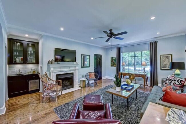 600 Hermitage Ct unit FL1-ID1331020P, Charlotte, NC 28207 - photo 2