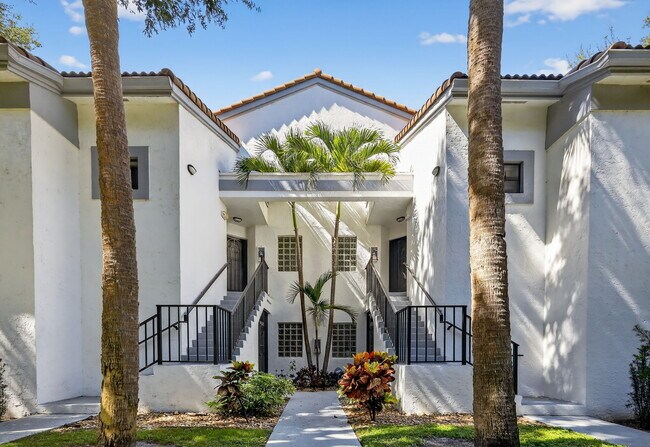 5475 Verona Dr unit J, Boynton Beach, FL 33437 - photo 2