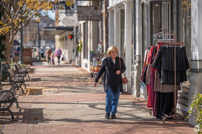 Gainesville’s Central Core square is a shopper’s delight, filled with charming boutiques and vintage gems.