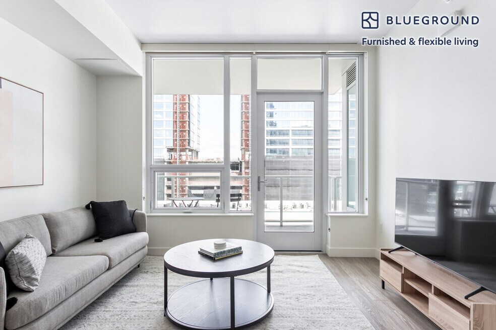 1133 S Hope St unit FL8-ID734, Los Angeles, CA 90015 - photo 1