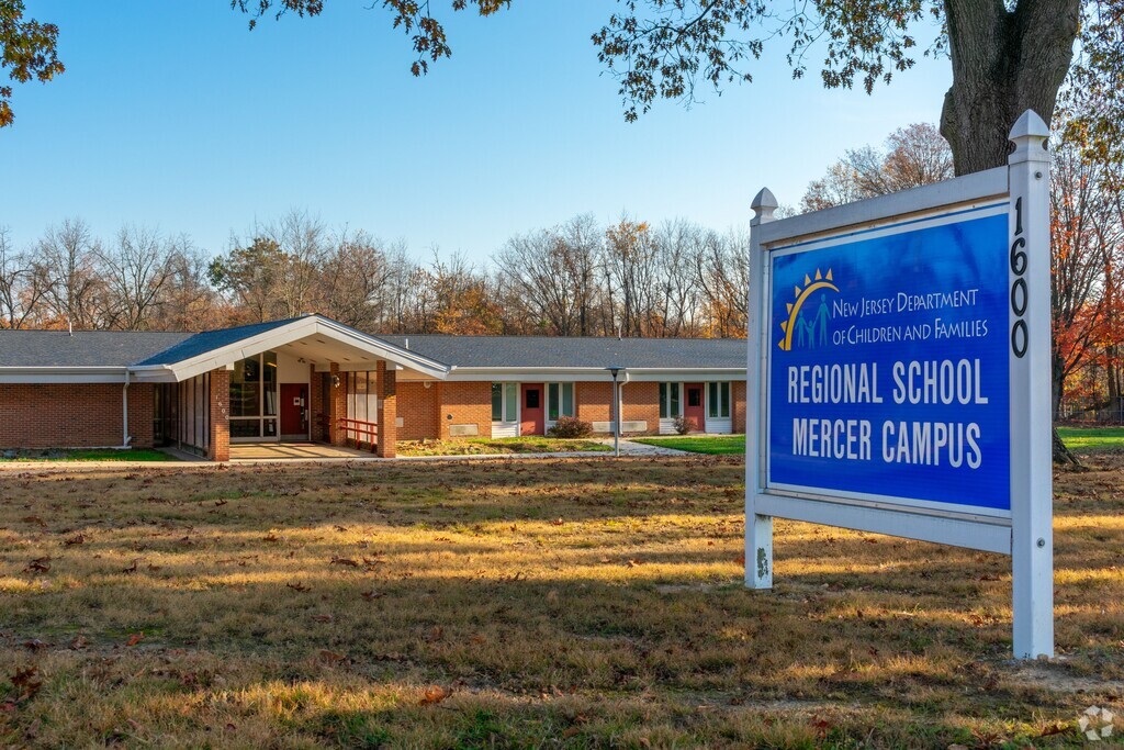Mercer Regional School serves students in the Parkway Village community.