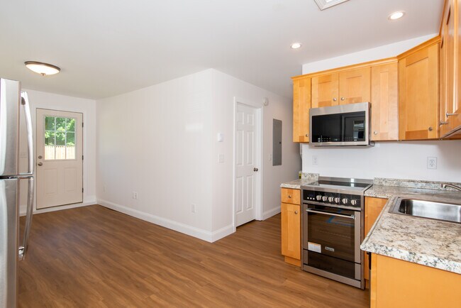 43 Main St unit 43A Main Street, North Berwick, ME 03906 - photo 3