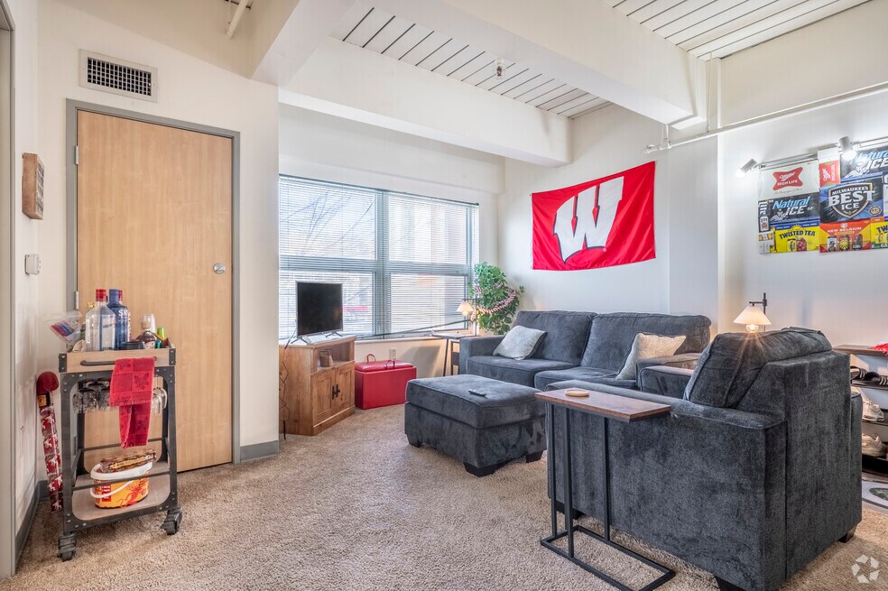 Park Terrace West Apartments - Location is Everything!, Madison, WI 53715 - photo 1