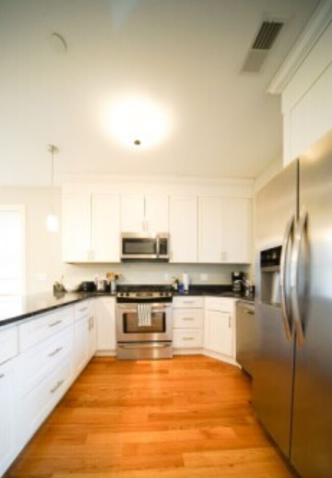 2761 Washington St unit 2, Boston, MA 02119 - photo 2