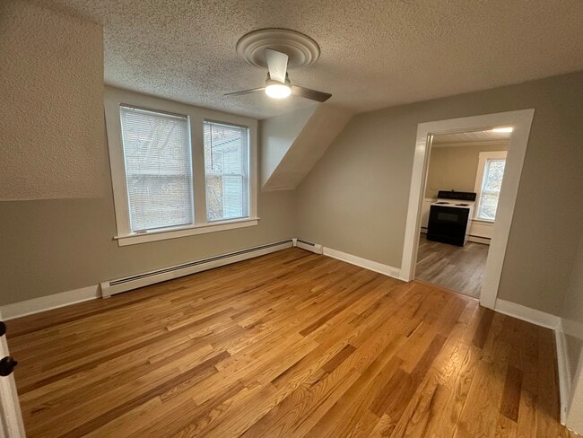 17 Central St unit . 4, Derry, NH 03038 - photo 7