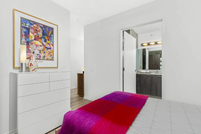 235 E Illinois St, Chicago, IL 60611 - photo 5