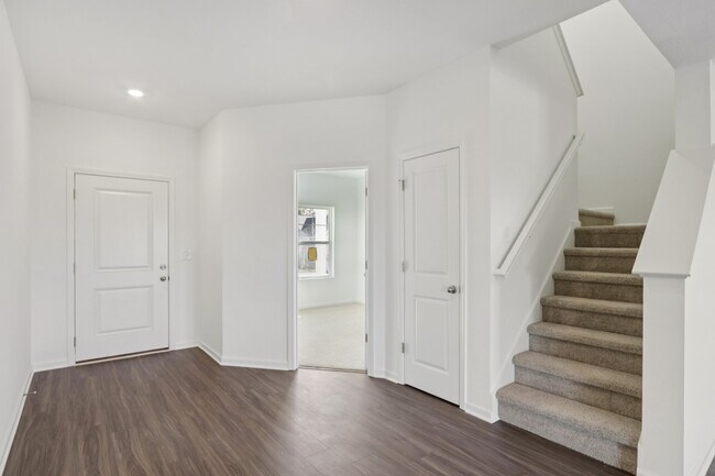 4312 Sedgewick Ct, Columbus, IN 47201 - photo 3